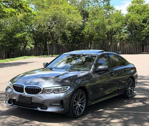 BMW-320i-2019