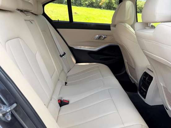 BMW-320i-2.0 16V TURBO GASOLINA SPORT GP AUTOMÁTICO BMW-320i-2019