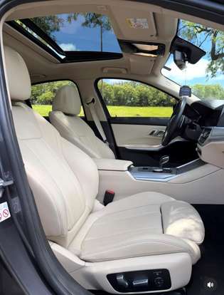 BMW-320i-2019