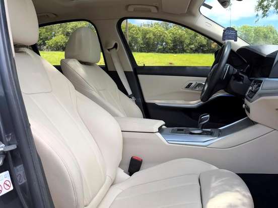 BMW-320i-2.0 16V TURBO GASOLINA SPORT GP AUTOMÁTICO BMW-320i-2019