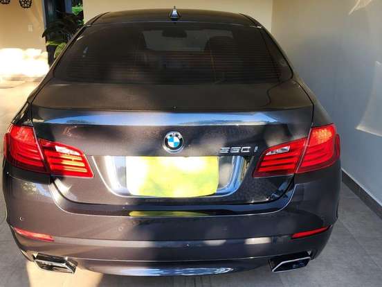 BMW-550i-4.4 SEDAN V8 32V GASOLINA 4P AUTOMÁTICO BMW-550i-2010