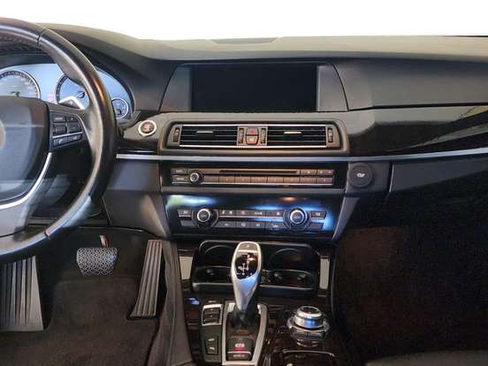 BMW-550i-4.4 SEDAN V8 32V GASOLINA 4P AUTOMÁTICO BMW-550i-2010