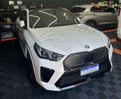 BMW-iX2-2025