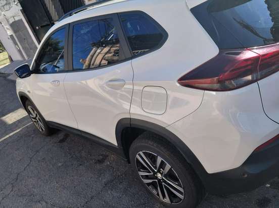 CHEVROLET-TRACKER-2023
