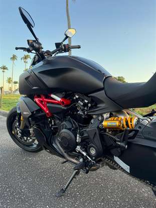 DUCATI-DIAVEL 1260 S-2023