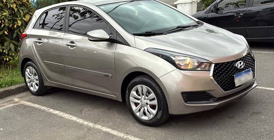 HYUNDAI HB20 1.0 COMFORT PLUS 12V FLEX 4P MANUAL