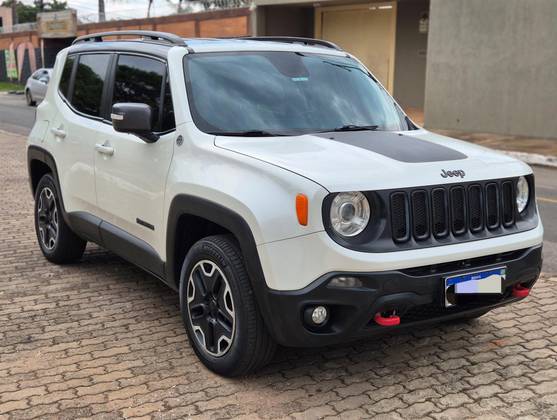 JEEP RENEGADE 2.0 16V TURBO DIESEL TRAILHAWK 4P 4X4 AUTOMÁTICO