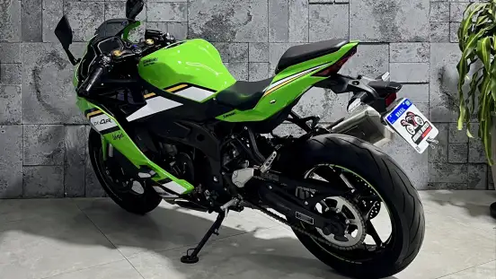 KAWASAKI-NINJA ZX-4R SE-2025