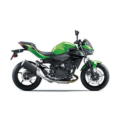 KAWASAKI-Z500-2025
