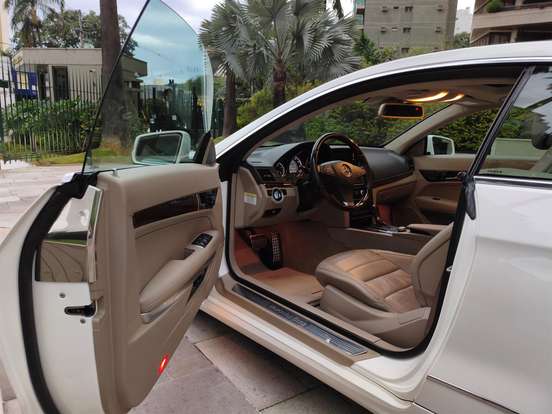 MERCEDES-BENZ-E 550-2010