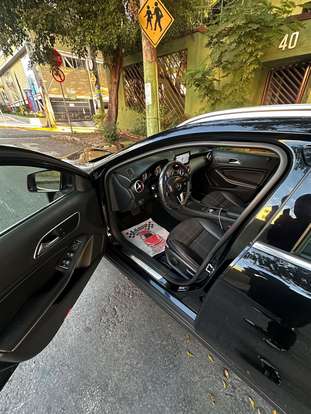 MERCEDES-BENZ-GLA 200-2014