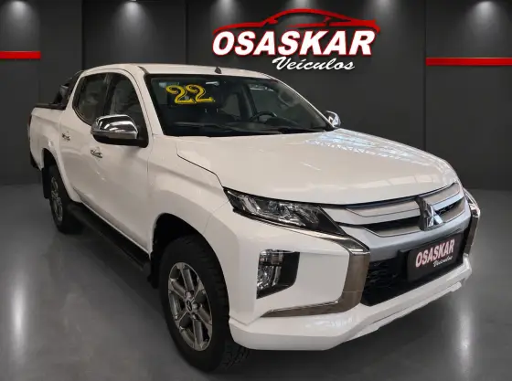 MITSUBISHI L200 TRITON 2.4 16V TURBO DIESEL SPORT HPE CD 4P 4X4 AUTOMÁTICO MITSUBISHI L200 TRITON 2.4 16V TURBO DIESEL SPORT HPE CD 4P 4X4 AUTOMÁTICO