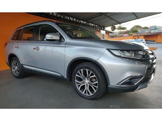 MITSUBISHI-OUTLANDER-2.2 4X4 16V DIESEL 4P AUTOMÁTICO MITSUBISHI-OUTLANDER-2016
