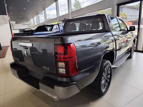 MITSUBISHI-TRITON-2.4 BITURBO DIESEL CD HPE-S 4X4 AUTOMÁTICO MITSUBISHI-TRITON-2025