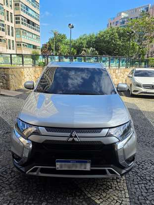 MITSUBISHI-OUTLANDER-2019