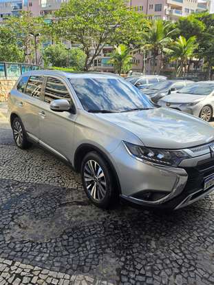 MITSUBISHI-OUTLANDER-2019