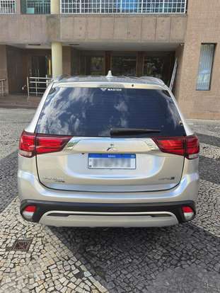 MITSUBISHI-OUTLANDER-2019