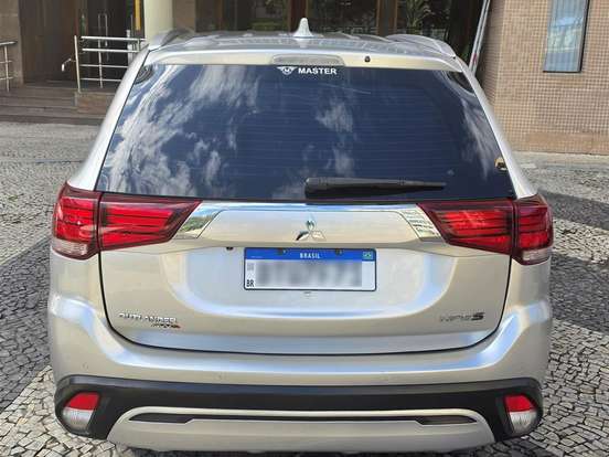MITSUBISHI-OUTLANDER-3.0 MIVEC V6 GASOLINA HPE-S AWD AUTOMÁTICO MITSUBISHI-OUTLANDER-2019