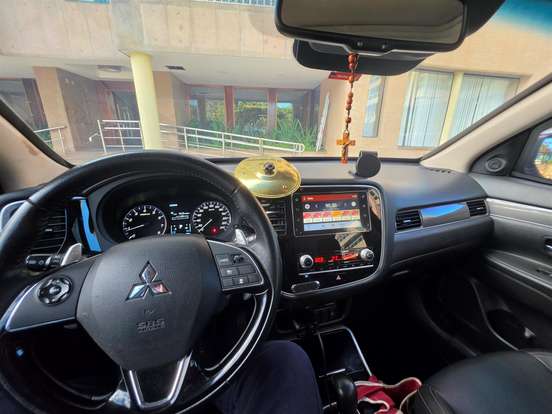 MITSUBISHI-OUTLANDER-3.0 MIVEC V6 GASOLINA HPE-S AWD AUTOMÁTICO MITSUBISHI-OUTLANDER-2019