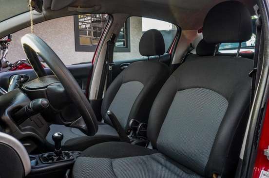 PEUGEOT-207-2012