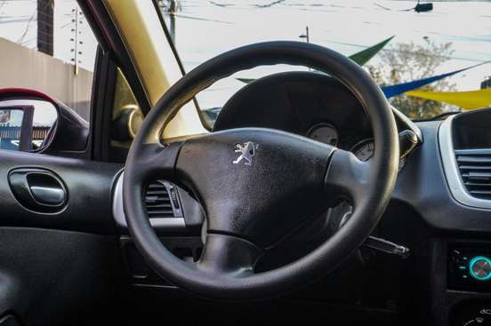 PEUGEOT-207-2012