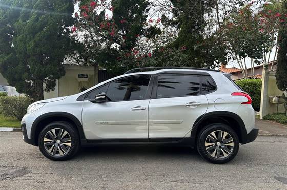PEUGEOT 2008 1.6 16V THP FLEX GRIFFE 4P AUTOMÁTICO