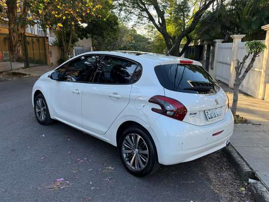 PEUGEOT-208-1.6 GRIFFE 16V FLEX 4P AUTOMÁTICO PEUGEOT-208-2018