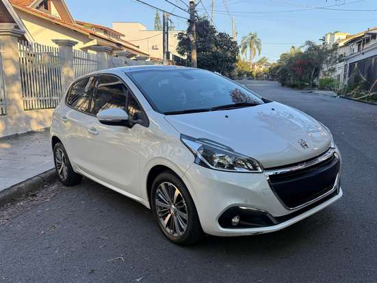 PEUGEOT-208-1.6 GRIFFE 16V FLEX 4P AUTOMÁTICO PEUGEOT-208-2018