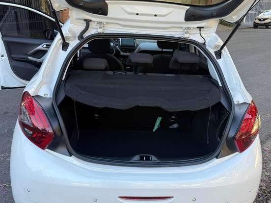 PEUGEOT-208-1.6 GRIFFE 16V FLEX 4P AUTOMÁTICO PEUGEOT-208-2018