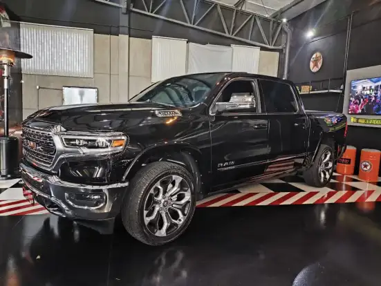 RAM-1500-5.7 V8 GASOLINA LIMITED CD 4X4 AUTOMÁTICO RAM-1500-2024
