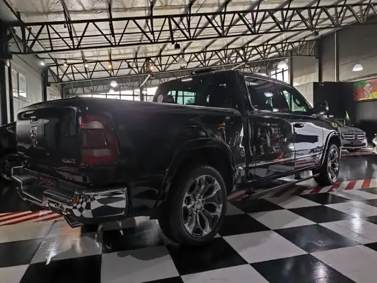 RAM-1500-5.7 V8 GASOLINA LIMITED CD 4X4 AUTOMÁTICO RAM-1500-2024