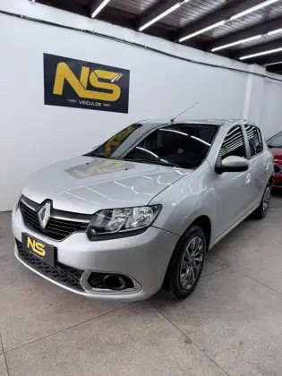 RENAULT SANDERO 1.0 EXPRESSION 16V FLEX 4P MANUAL RENAULT SANDERO 1.0 EXPRESSION 16V FLEX 4P MANUAL