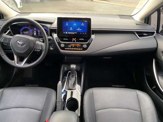 TOYOTA-COROLLA-2024