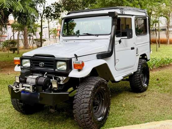TOYOTA-BANDEIRANTE-3.7 BJ50LV 4X4 TETO RIGIDO DIESEL 2P MANUAL TOYOTA-BANDEIRANTE-1998