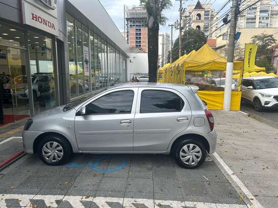TOYOTA-ETIOS-1.3 X 16V FLEX 4P MANUAL TOYOTA-ETIOS-2019