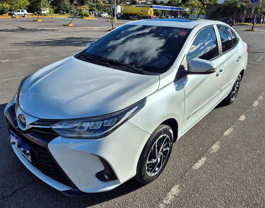 TOYOTA-YARIS-2022