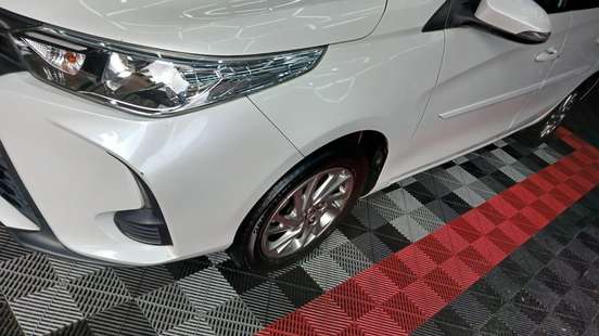 TOYOTA-YARIS-2023