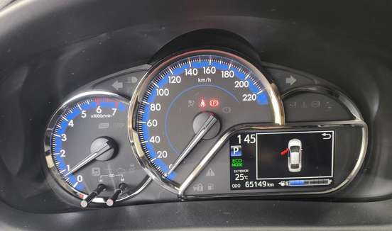 TOYOTA-YARIS-2024