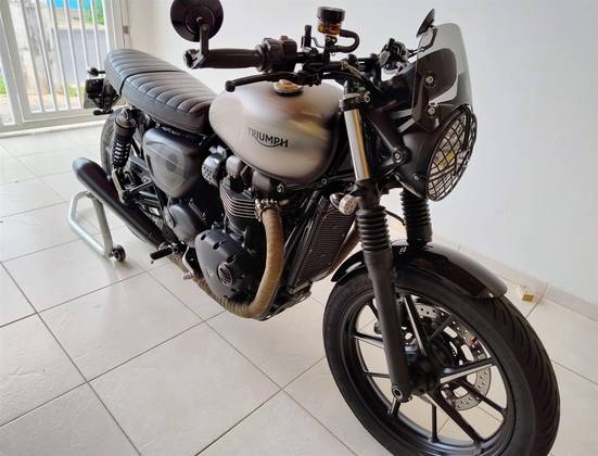 TRIUMPH STREET TWIN 