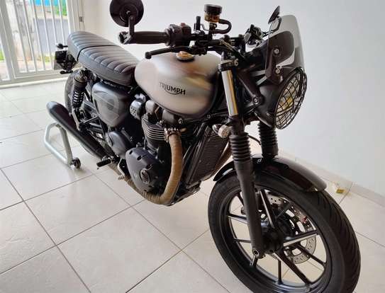 TRIUMPH-STREET TWIN-2020