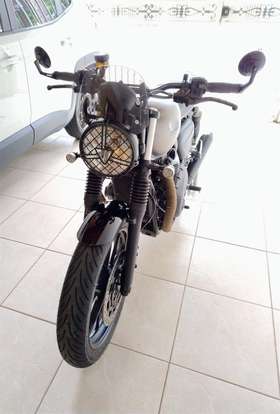 TRIUMPH-STREET TWIN-2020