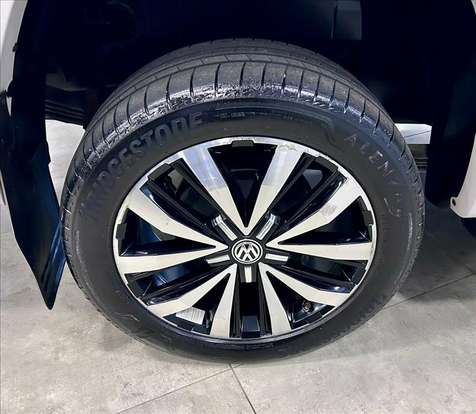 VOLKSWAGEN-AMAROK-2017
