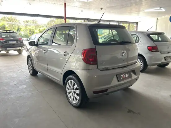 VOLKSWAGEN-FOX-2012
