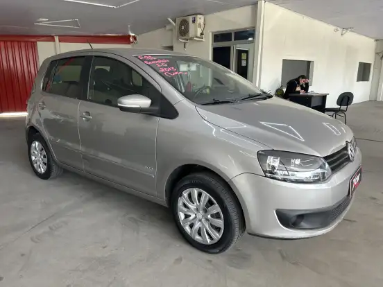 VOLKSWAGEN-FOX-2012