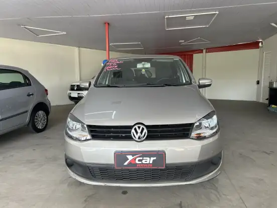 VOLKSWAGEN-FOX-2012