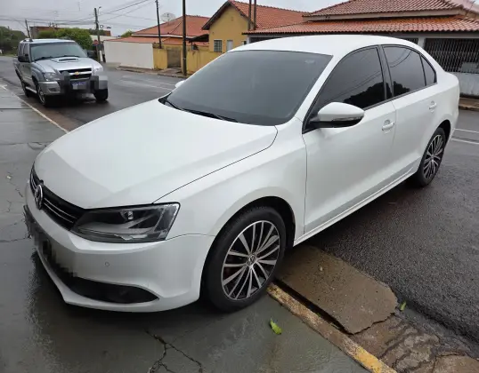 VOLKSWAGEN JETTA 2.0 COMFORTLINE FLEX 4P TIPTRONIC