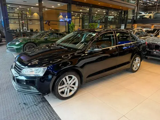 VOLKSWAGEN JETTA 2.0 TSI HIGHLINE 211CV GASOLINA 4P TIPTRONIC VOLKSWAGEN JETTA 2.0 TSI HIGHLINE 211CV GASOLINA 4P TIPTRONIC