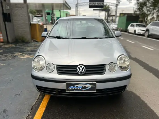 VOLKSWAGEN POLO SEDAN 1.6 8V GASOLINA 4P MANUAL