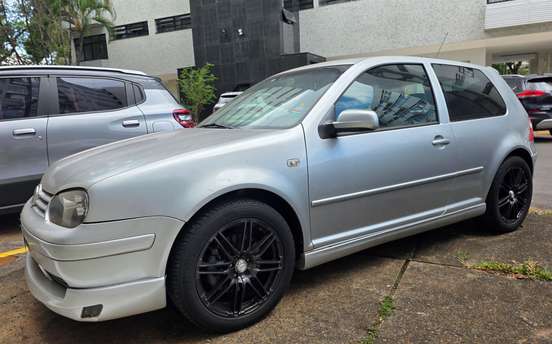 VOLKSWAGEN-GOLF-2003