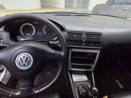 VOLKSWAGEN-GOLF-2.8 MI VR6 24V GASOLINA 2P MANUAL VOLKSWAGEN-GOLF-2003